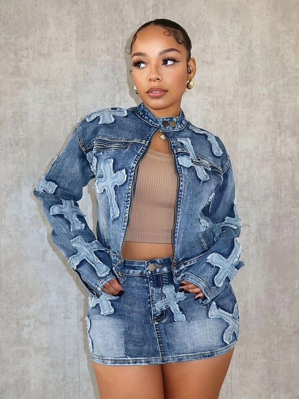 Dameskjørt med kryssdetaljer i elastisk denim, gatestil, slitt med frynsete detaljer, miniskjørt i blått jeans, avslappet sommermote