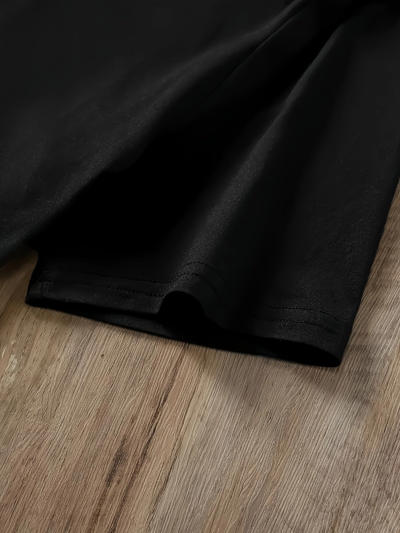 Grafisk t-skjorte for englevinger for kvinner - uformell rundhalset kortermet topp, myk polyester- og spandexblanding, maskinvaskbar, komfort hele sesongen, engel-t-skjorte