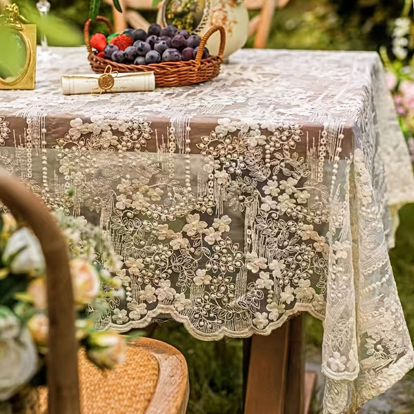 Elegant fransk hvit blondeduk - solid polyester, runde/rektangulære/firkantede alternativer for spisebord og salongbord, perfekt for hjemmedekor, salongbordtilbehør | Sofistikert borddekking | Intrikate blondedetaljer