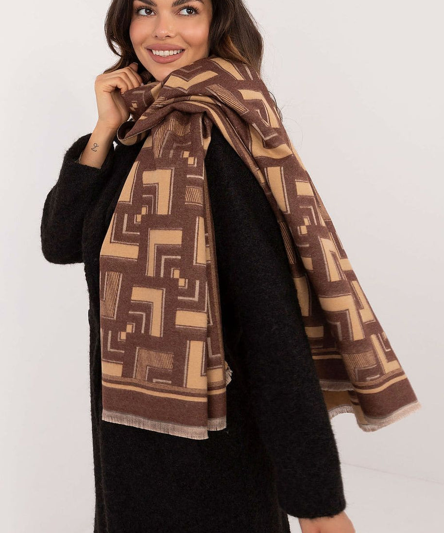  Shawl model 200538 AT 