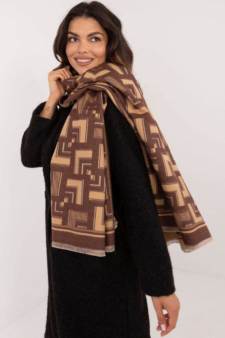 Shawl model 200538 - MHMote