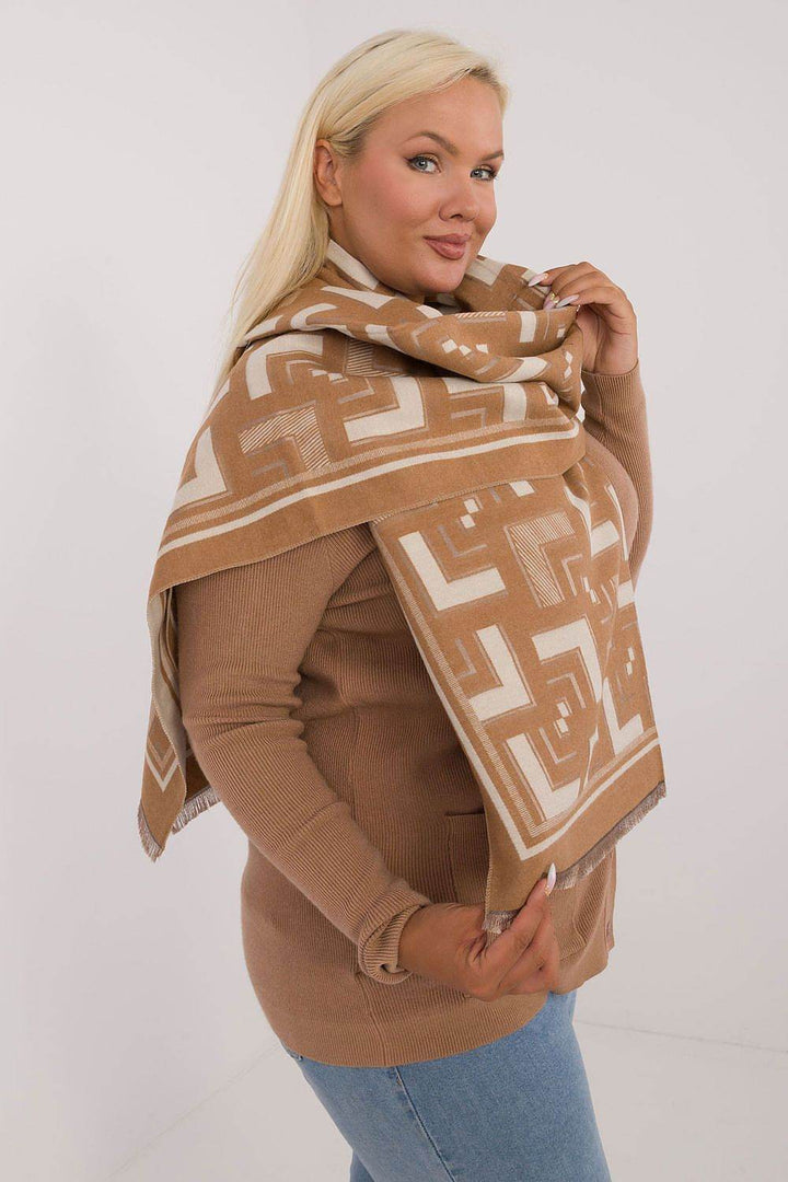Shawl model 200538 - MHMote