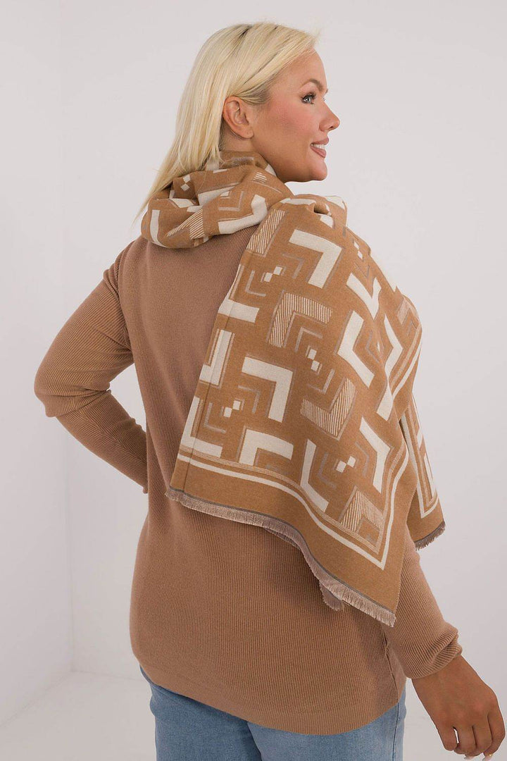 Shawl model 200538 - MHMote
