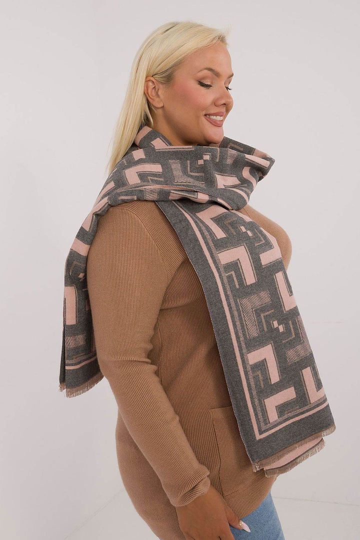 Shawl model 200538 - MHMote
