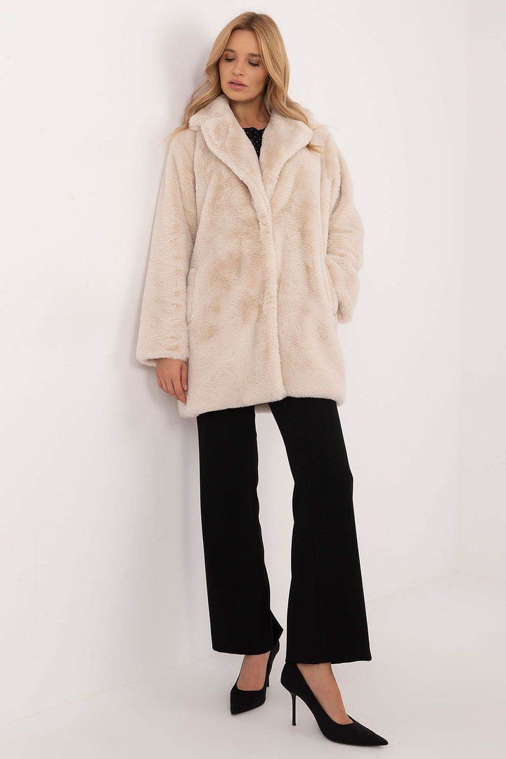 Coat model 202274 - MHMote
