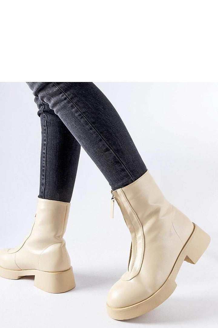 Boots model 204533 - MHMote
