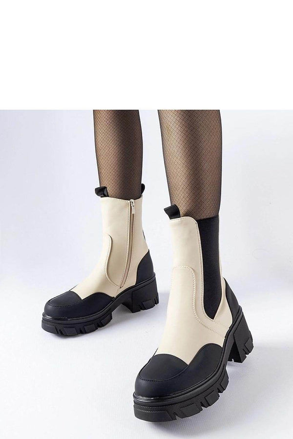 Boots model 204608 - MHMote