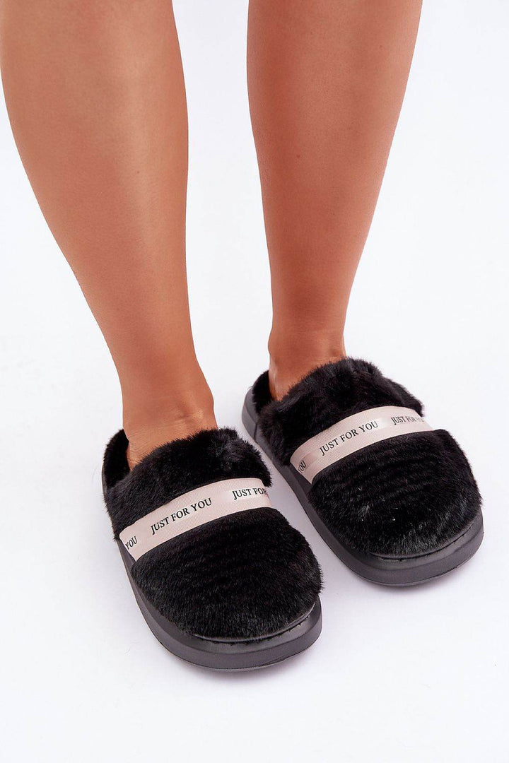 Slippers model 204933 - MHMote