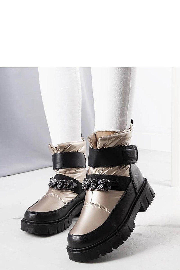 Boots model 205141 - MHMote