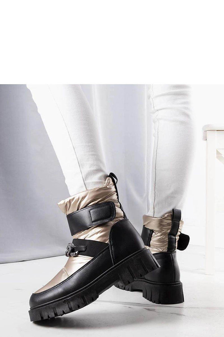 Boots model 205141 - MHMote