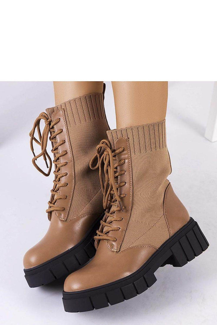 Boots model 205896 - MHMote