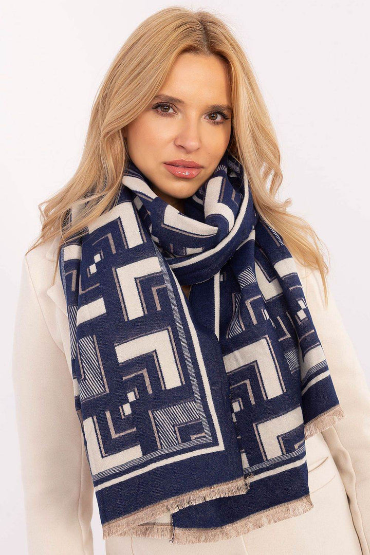 Shawl model 200538 - MHMote