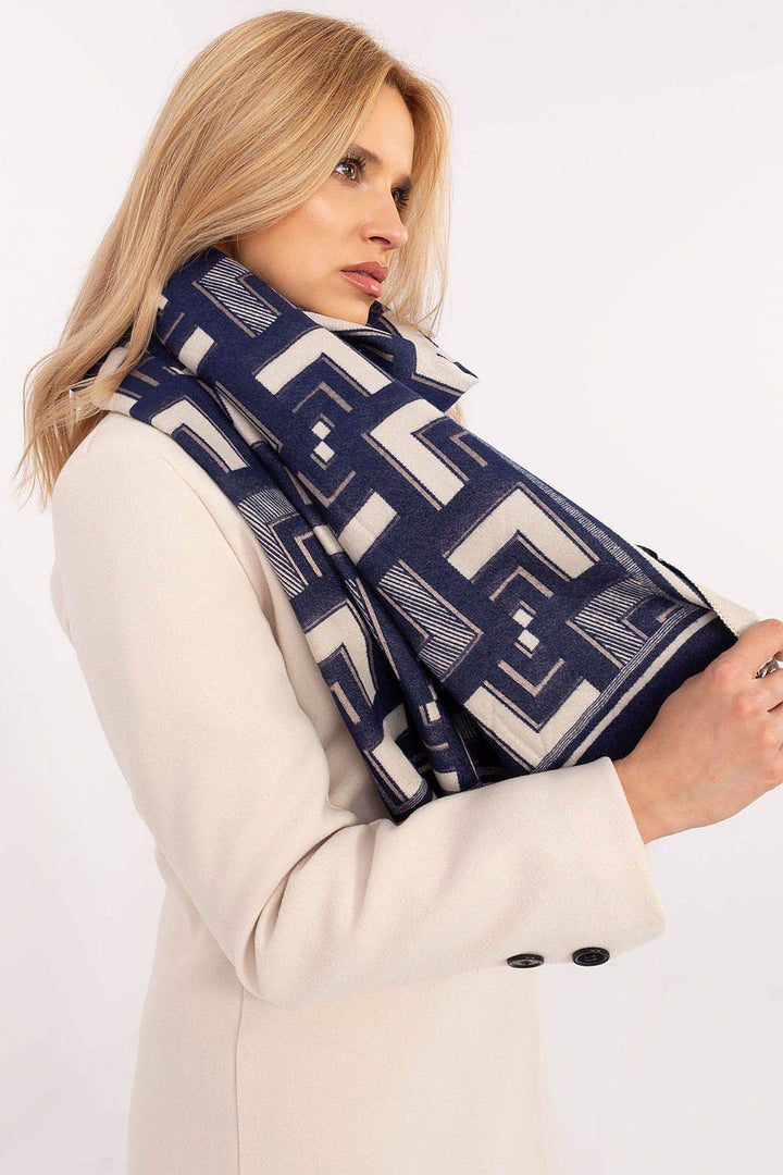 Shawl model 200538 - MHMote