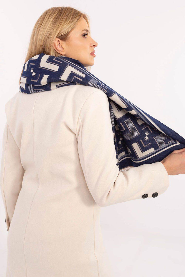 Shawl model 200538 - MHMote