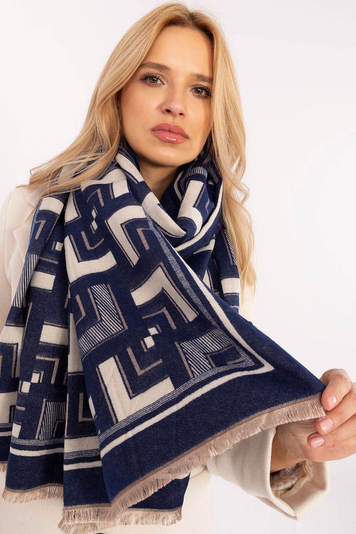 Shawl model 200538 - MHMote