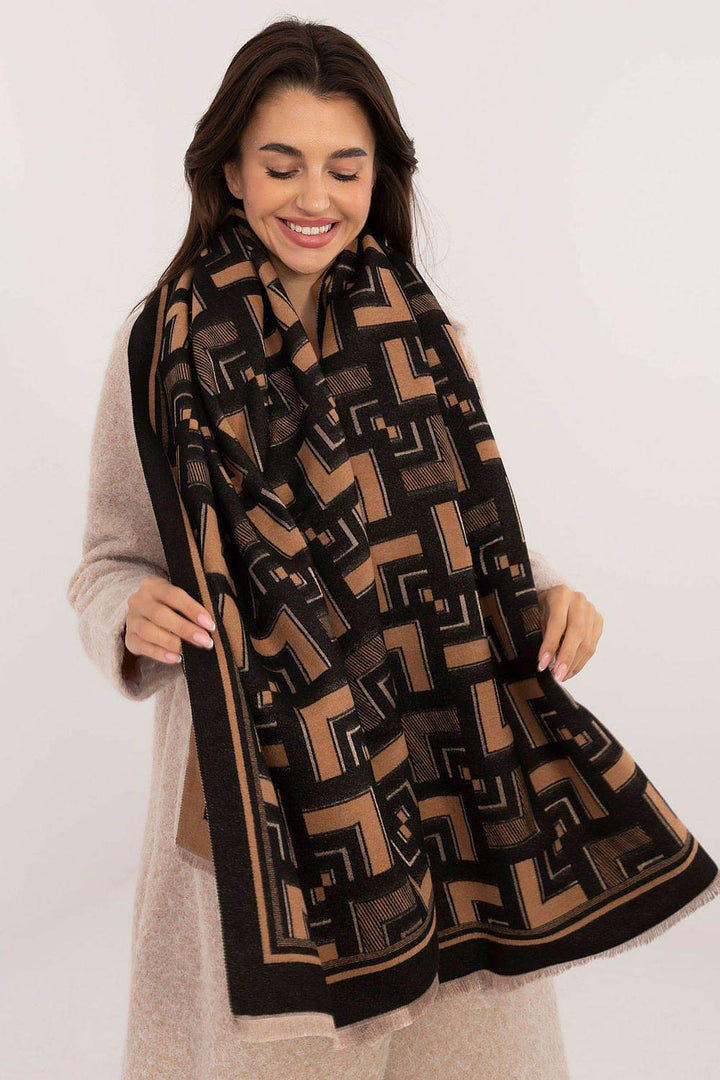 Shawl model 200538 - MHMote
