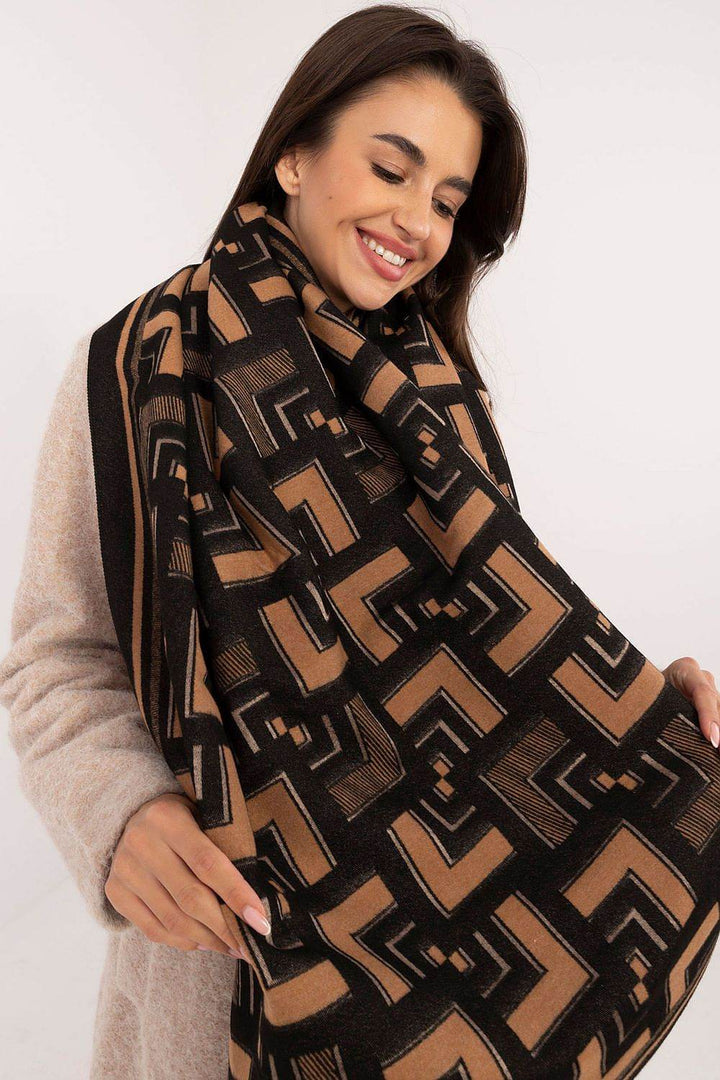 Shawl model 200538 - MHMote
