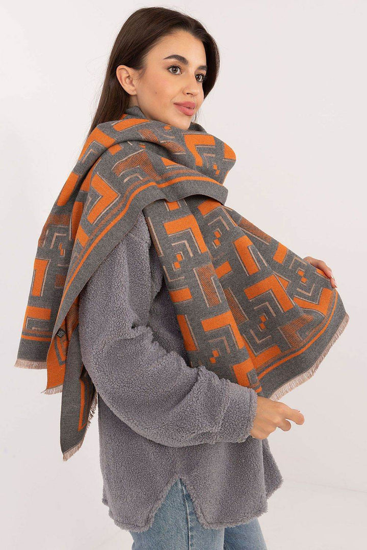 Shawl model 200538 - MHMote