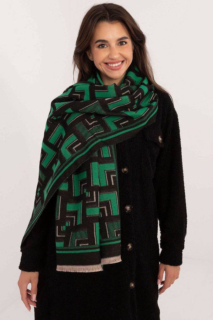 Shawl model 200538 - MHMote