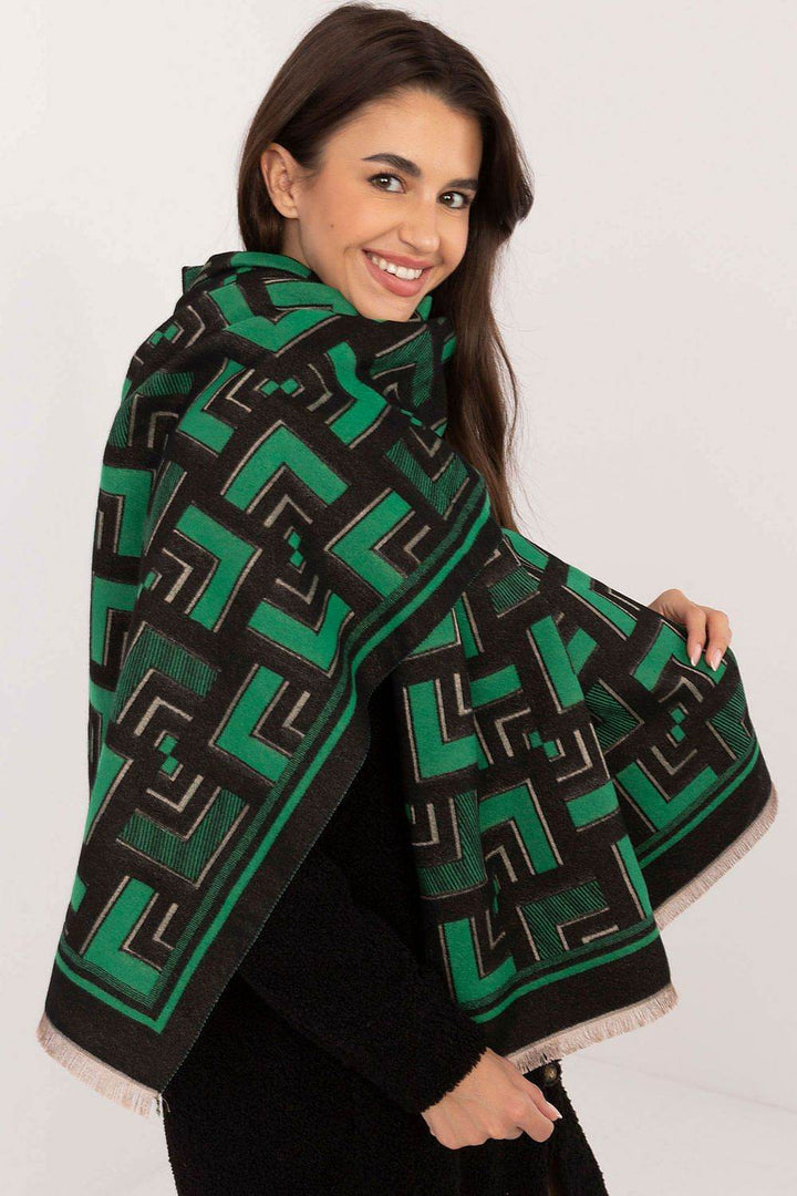 Shawl model 200538 - MHMote