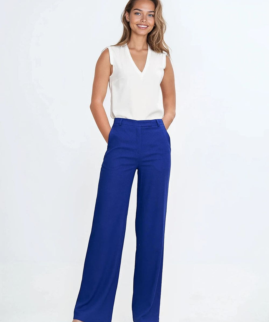  Women trousers model 211798 Nife 